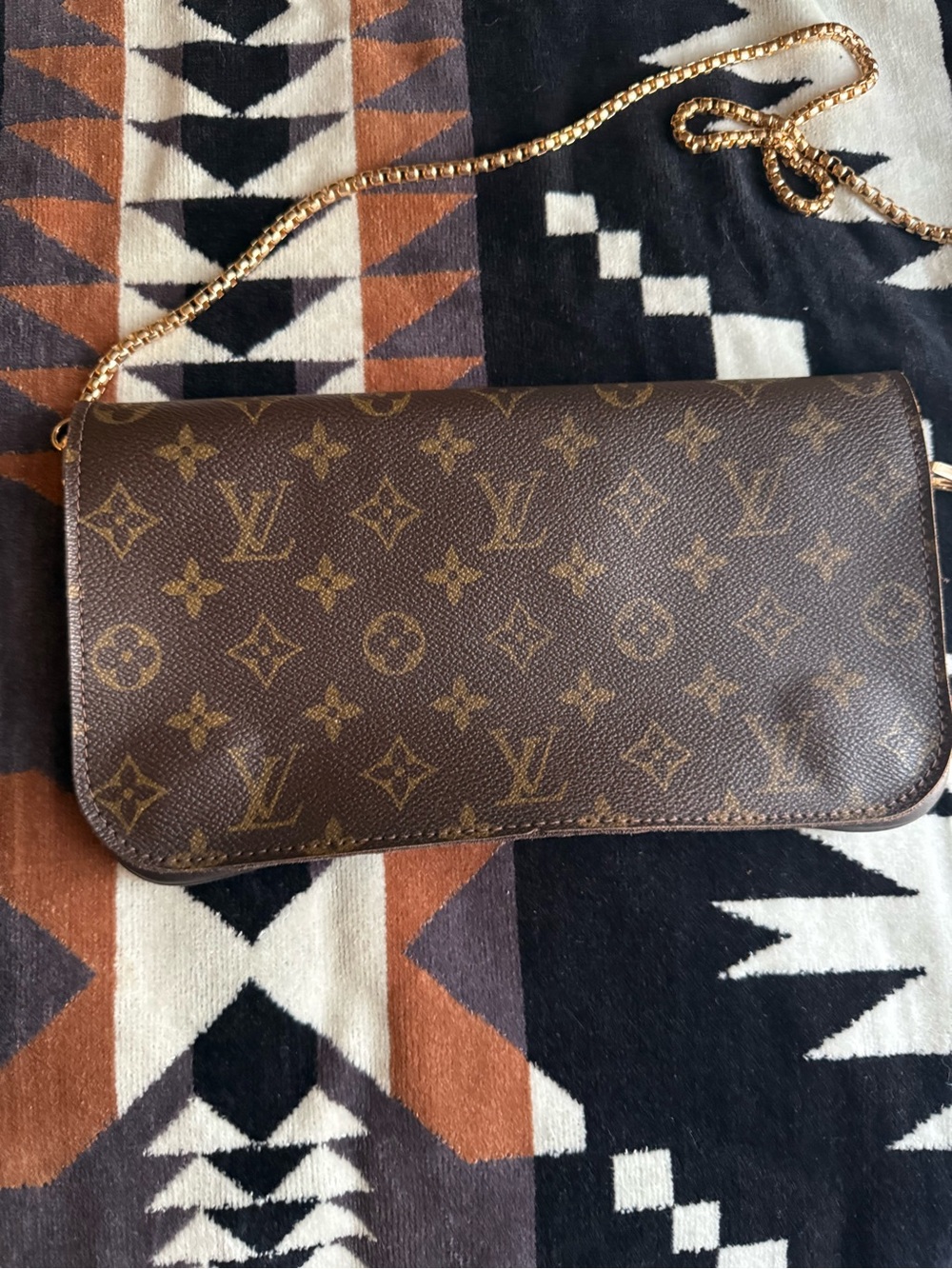 Louis Vuitton Brown Monogram Chain Clutch- Vintage Boho Bags - Picture 4 of 7